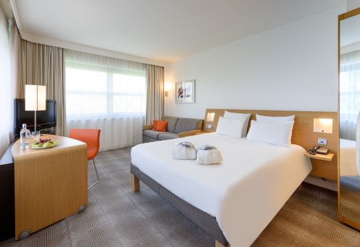 2. 노보텔 아헨 시..