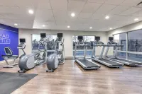 Holiday Inn Express & Suites Moore فنادق في Moore