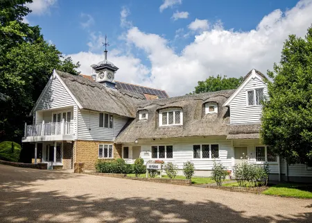 Rowhill Grange Hotel & Utopia Spa Отели в г. Бекслихат