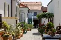 Pension Laubenhof Отели в г. Руст