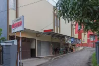 RedDoorz Plus Near Ipdn Hotels in Majalaya