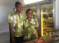 Beachfront Resort - bar