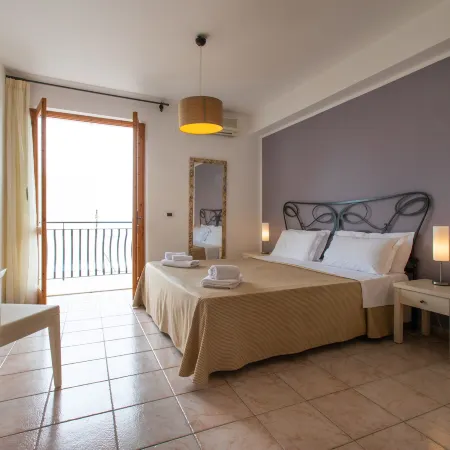 Hotel Amarea - Aeolian Charme