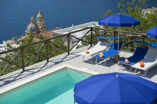 Villa Il Frantoio and Lilmar - parking