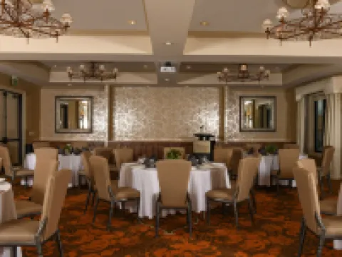 Woolley's Classic Suites Denver Airport Hotels in Aurora