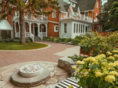 Merrill House Hotels in Picton