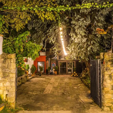 La Colina Hotel Cottage Отели рядом с достопримечательностью «Суба»