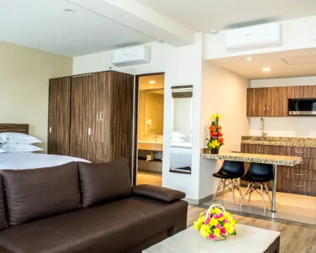 ホテル クラウン ビクトリア ケレタロのホテル