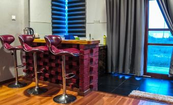 Multaqa Suite & Residence