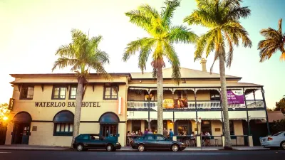 The Waterloo Bay Hotel Hotel di Alexandra Hills