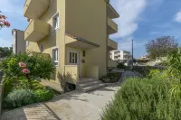 Apartment Dora