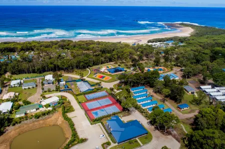 BIG4 Tasman Holiday Parks - Racecourse Beach Отели рядом с достопримечательностью «Kioloa Beach»