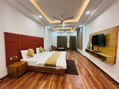 The Shalam Resort श्रीकृष्ण शरणं मम - Mountain view