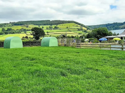 Green Dragon and Kitchen Pod - Sleeps 2 & Parking Hotels in Llanymynech