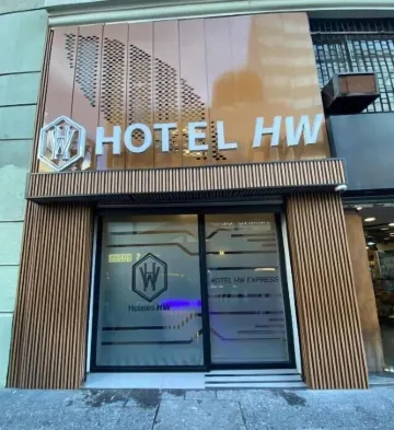 Hotel HW Express Отели рядом с достопримечательностью «Культурный центр, монетный двор и площадь Сьюдадана»