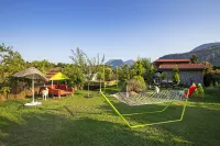 츠랄리 플로라 펜션