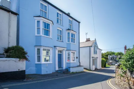 Sea Glass - 2 Bedroom Apartment - Manorbier Отели в г. Manorbier