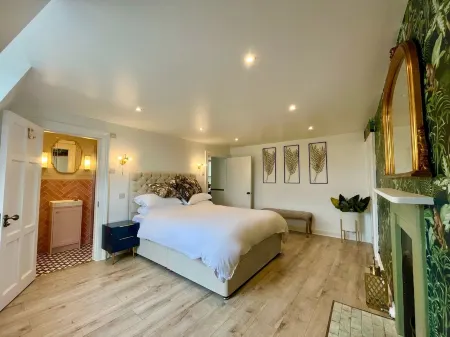 The Paragon Penthouse - Stunning Views over Bath! Отели рядом с достопримечательностью «Университет Бат»