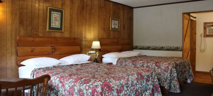 Two Rivers Lodge Hotele w: Swain County