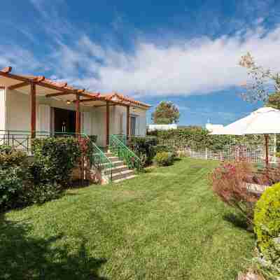 Estia Coastal Dream - Lush & Enchanting Garden Gem Hotel Exterior