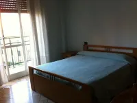 Hotel Mira - parkir