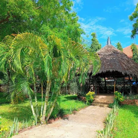 Raquel's Bliss Hotel Diani