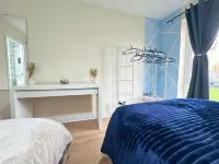 Charming Wembley Apartment with 2 Bedrooms