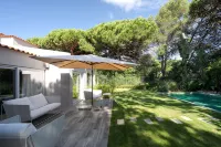 Light Villa by Cadenzalux Hotels in 