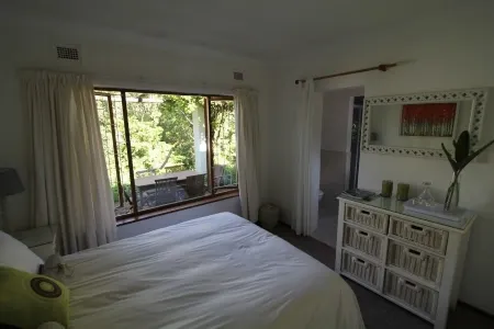 Cybele Lodge Boutique Bed and Breakfast Отели рядом с достопримечательностью «ChiroPlus Waterfall - Dr Brett Allison & Dr Tyron Dicks»