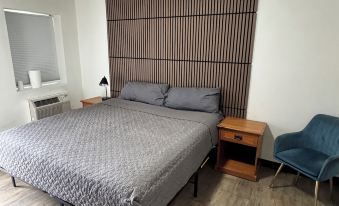 Mac's Motel