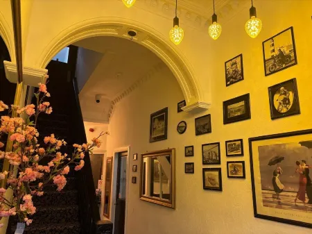 Athol House Отели в г. Дуглас