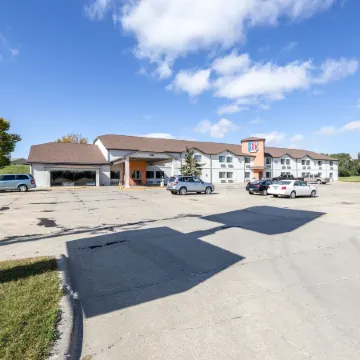 Motel 6 Waterloo, IA