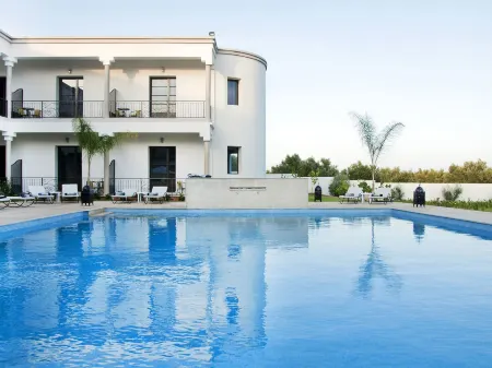 Villa Agapanthe Отели рядом с достопримечательностью «Mosquée Meriem Borkaoui»