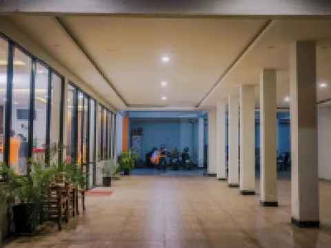Lucky Hotel Purwodadi Hotels in Grobogan Regency