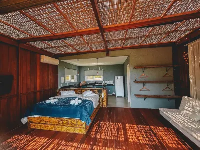 Casa de Vidro Alto Padrão - Hospedar Com Propósito Hotels near Lagoinha do Leste Beach
