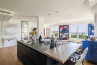 Modern flat with sea view - AC- 2BR- 4P - Cannes Hotels in Vallauris