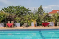 Galore Luxury Resort - Pool