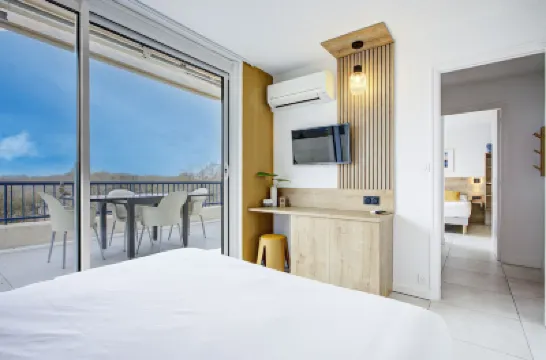 Hotel Centre Plage Отели в г. 