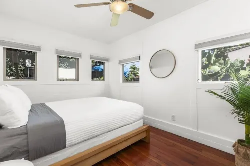 OB Cottage Hideaway Private Patio & Steps to the Sand