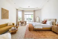 NEW VILLA The Scottsdale Haven w/ heated pool & spa, 7 bed/7 bath Hotels in 