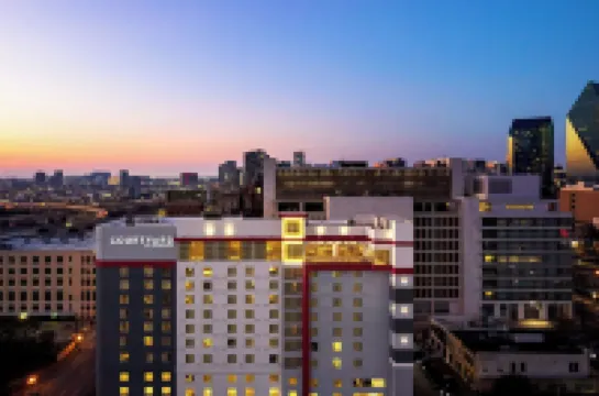 คอร์ทยาร์ดบายแมริออท ดัลลาสดาวน์ทาวน์/เขตรียูเนียน