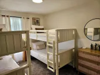 Gather together in Westfield - 8 people Hotels near D24