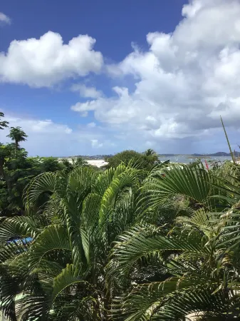 Diamond Gem Residence Отели рядом с достопримечательностью «Dawn Beach»