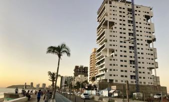 Central 102 Apartments