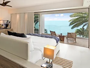 Hodges Bay Resort & Spa