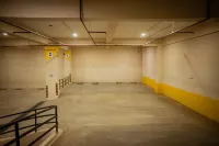 Hotel Barahi Kathmandu - parking