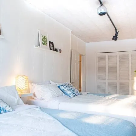 Beautiful Apt ONE STOP from Manhattan Отели рядом со станцией Хобокен-Поезд