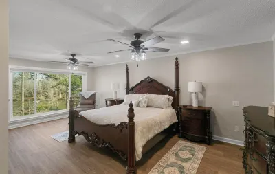 BIG WATER views in Abbeville: 3BR, Master Ste, Hot Tub, Ice Machine, Beach Area Hotels near Hardridge Creek Public Boat Ramp