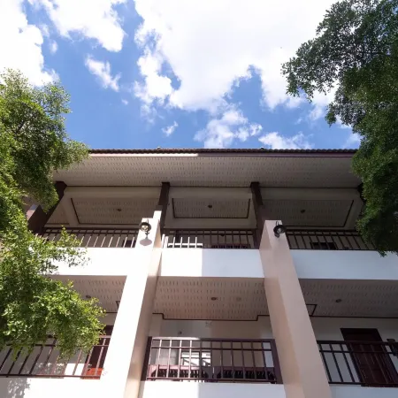 Phanthipha Residence Отели рядом с достопримечательностью «Туек Ком»