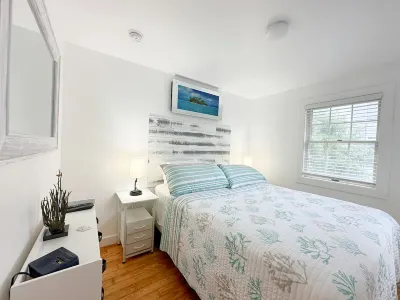 Billy's Beachside Bungalow